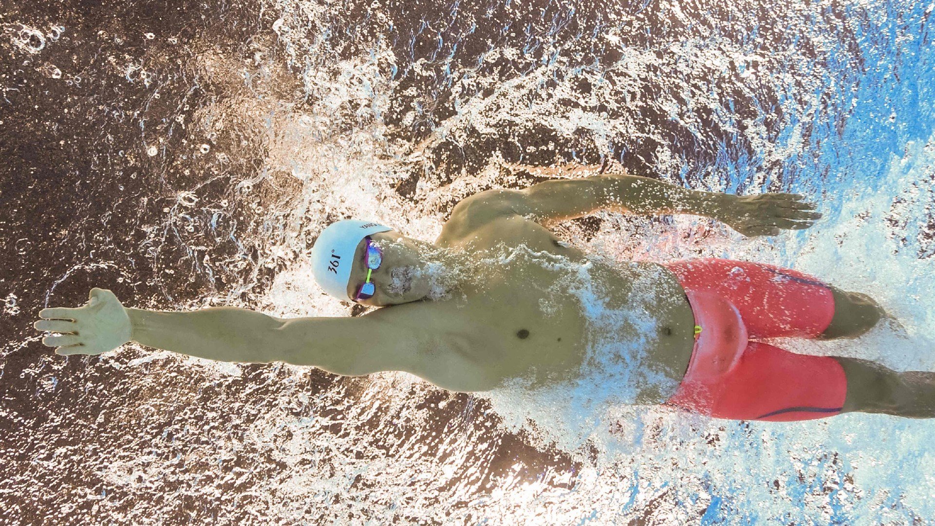 爱游戏中国官方网站平台-库里展示训练伤疤称每场球都值得，库里训练集锦